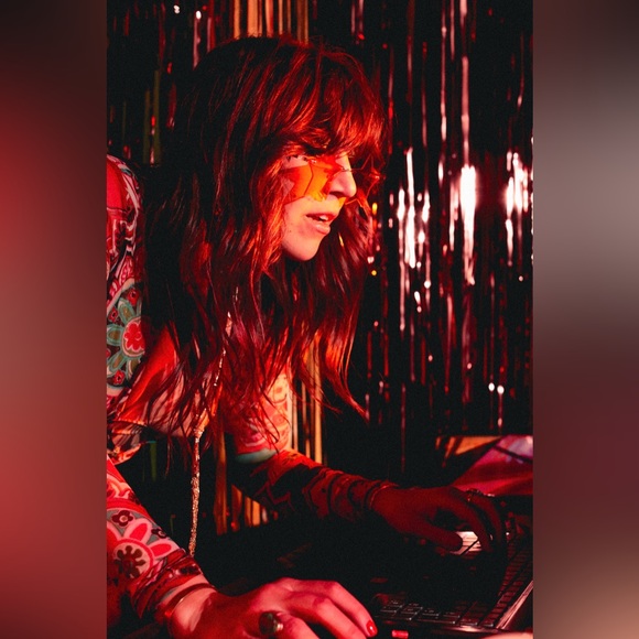 Hi! I’m Angie 🌺 - Picture 12 of 16